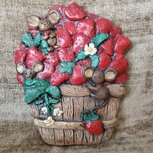 Jomarca Chalkware Wall Plaque Mice In Strawberry Basket Brown 1971 Vintage